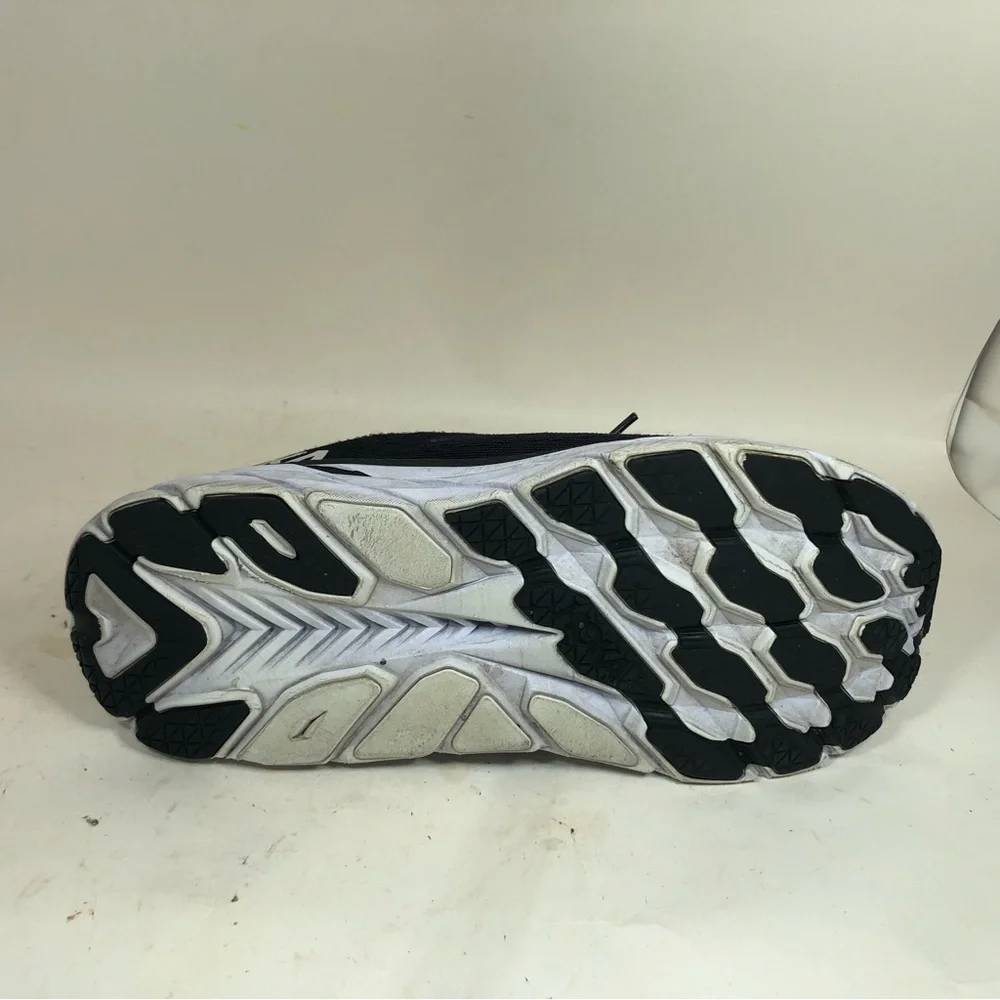 Hoka One One Clifton 8 Black White Running Shoes 1119394BWHT Women's Sz 8.5B